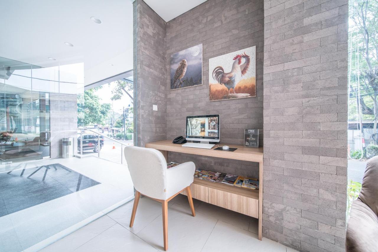All Nite & Day Kebon Jeruk Yakarta Exterior foto